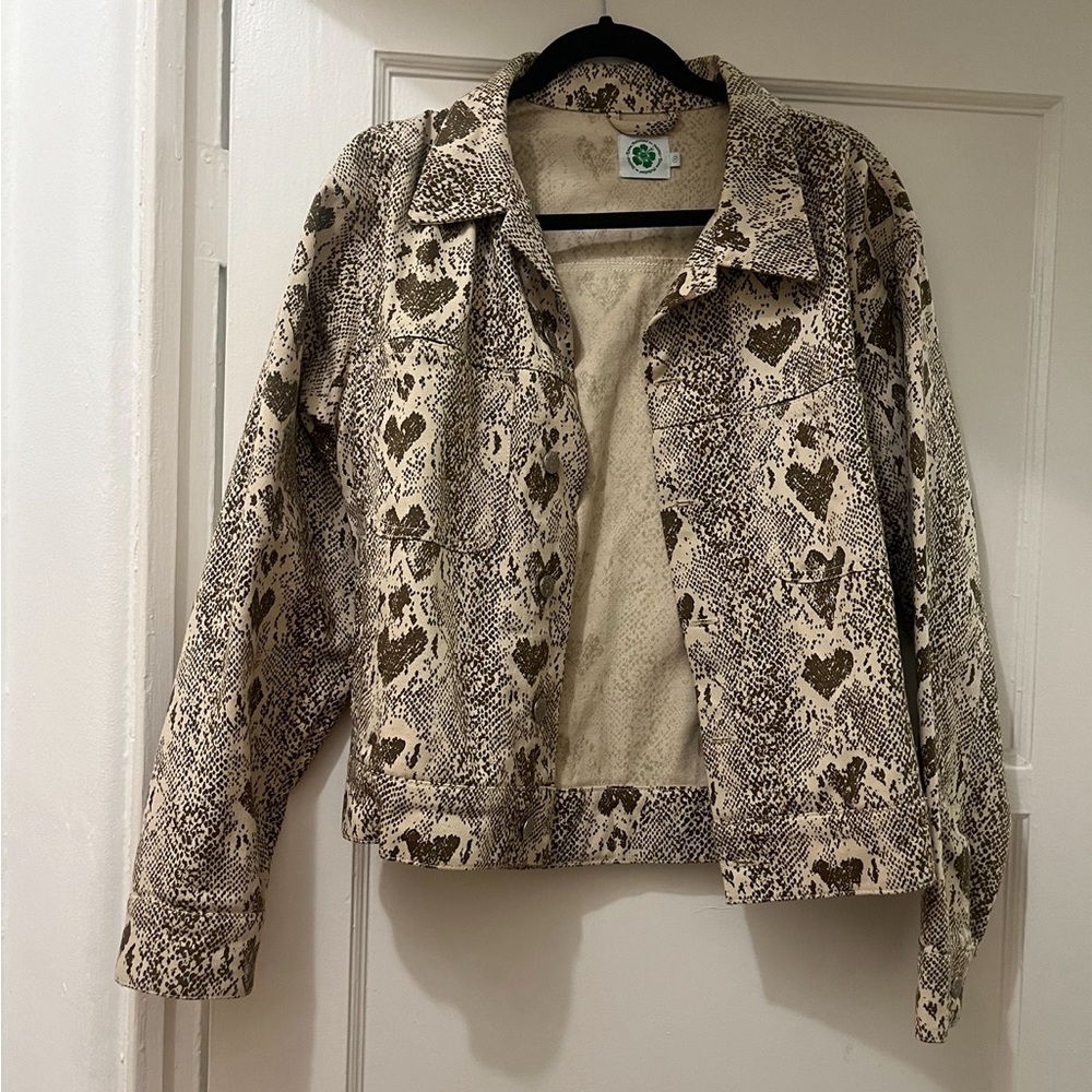 EM on Holiday Heart Snake Nicholas Jacket
